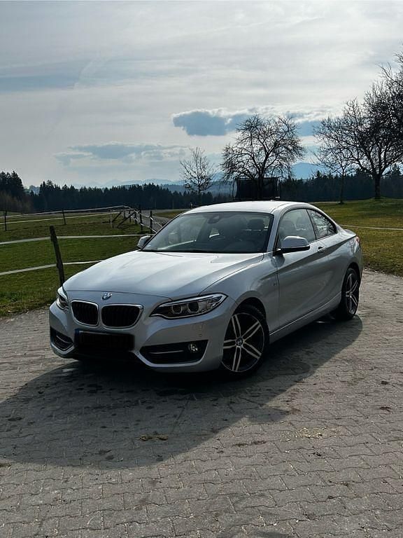 Gebraucht BMW 220 Sport Line 190 PS (139 kW) 2016 Silber Coupé