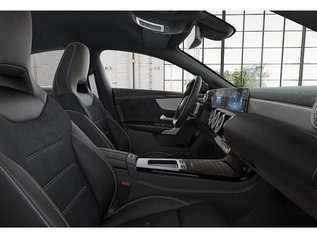 Gebraucht Mercedes CLA200 AMG line 163 PS (119 kW) 2025 Metalliclack kosmosschwarz Coupé