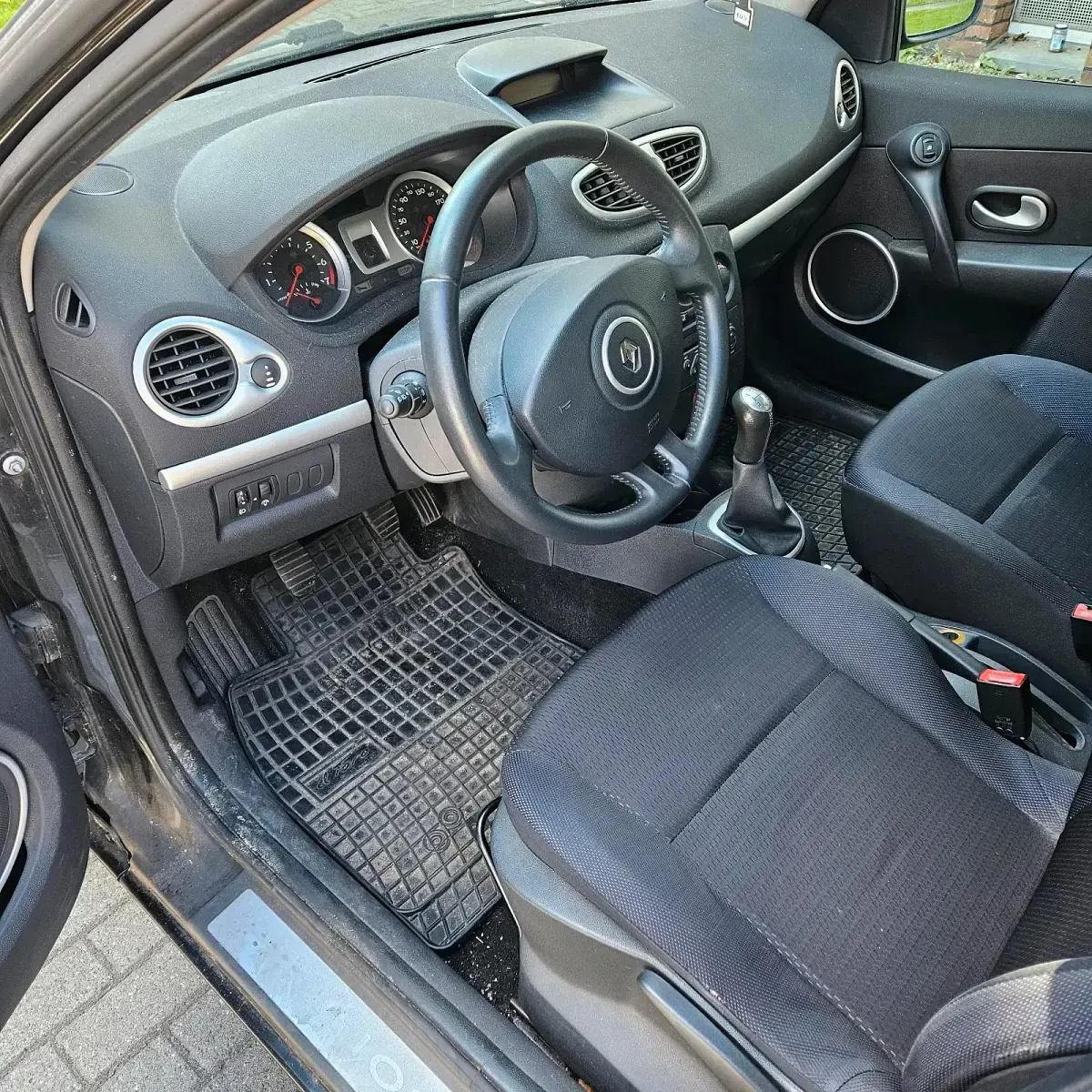 Gebraucht Renault Clio III 75 PS (55 kW) 2009 Schwarz Kleinwagen