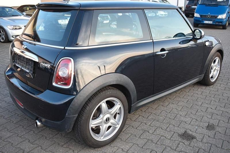Gebraucht Mini Cooper 120 PS (88 kW) 2007 Astro black metallic Kleinwagen