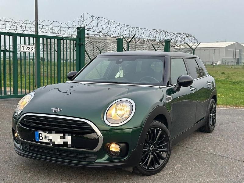 Grün Gebraucht 2018 Mini Cooper D Clubman Kombi | 13.999 € (Guter Preis) - Bild 1/4