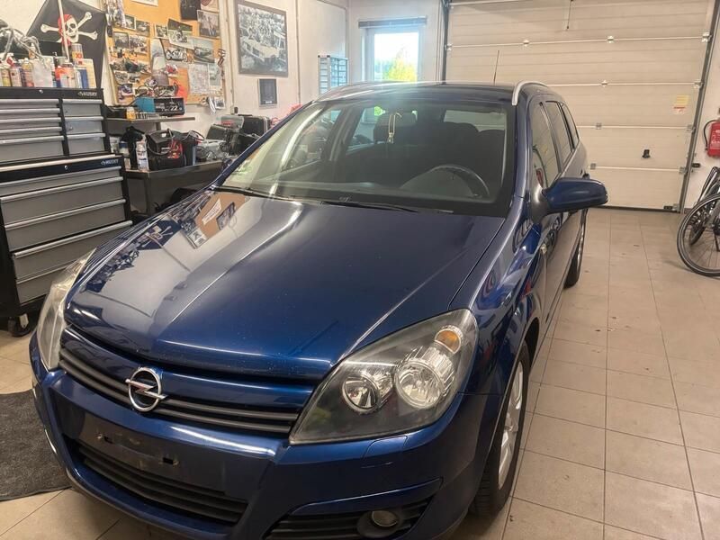 Blau Gebraucht 2005 Opel Astra Kombi | 2.500 € (Etwas zu teuer) - Bild 1/4