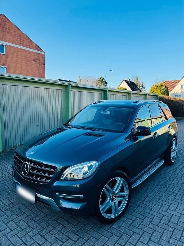 Gebraucht Mercedes ML350 268 PS (197 kW) 2013 Grau SUV