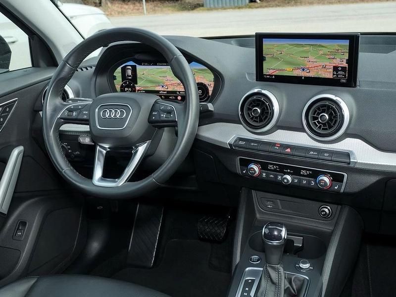 Gebraucht Audi Q2 Advanced Plus 150 PS (110 kW) 2022 Manhattangrau metallic SUV