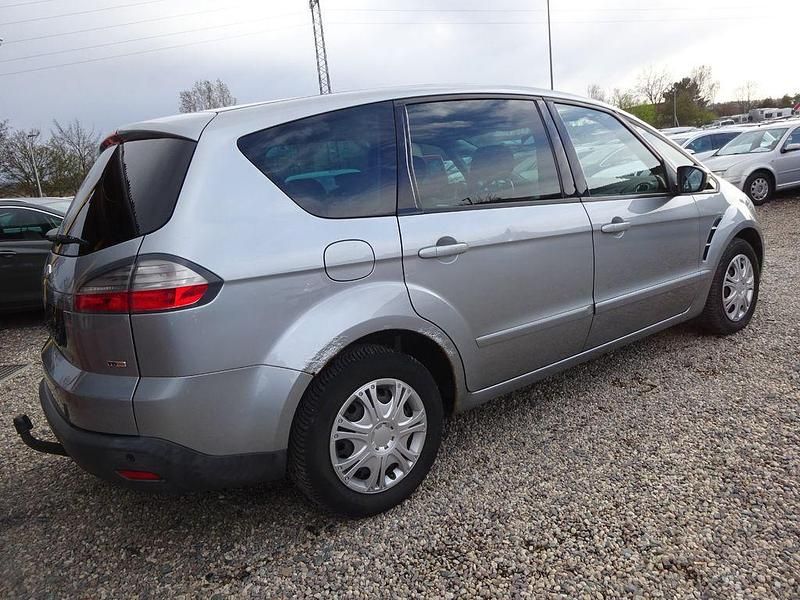 Gebraucht Ford S-MAX Titanium 140 PS (102 kW) 2006 Silber Van / Kleinbus