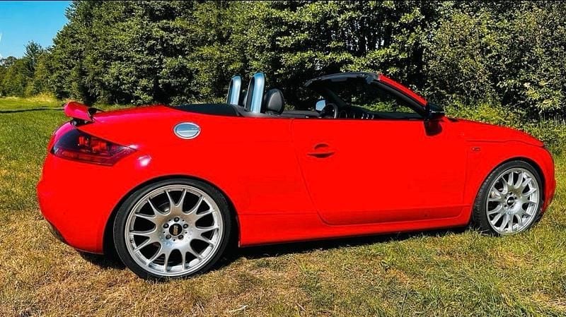 Second-hand Audi TT Roadster Performance 200 CP (147 kW) 2007 Roșu Cabrio