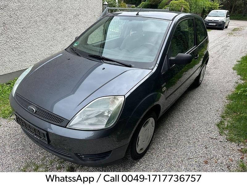 Grau Gebraucht 2003 Ford Fiesta Ambiente Kleinwagen | 690 € (Superpreis) - Bild 1/4