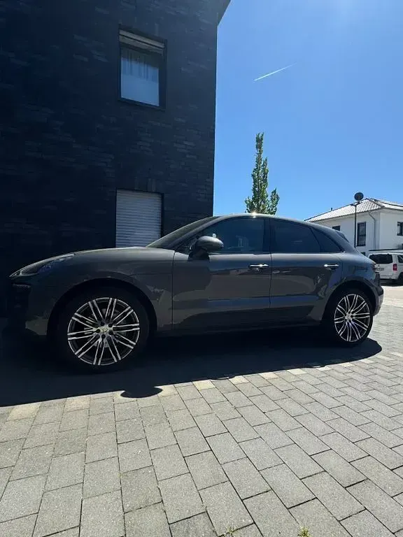 Gebraucht Porsche Macan Turbo 258 PS (189 kW) 2016 Grau SUV