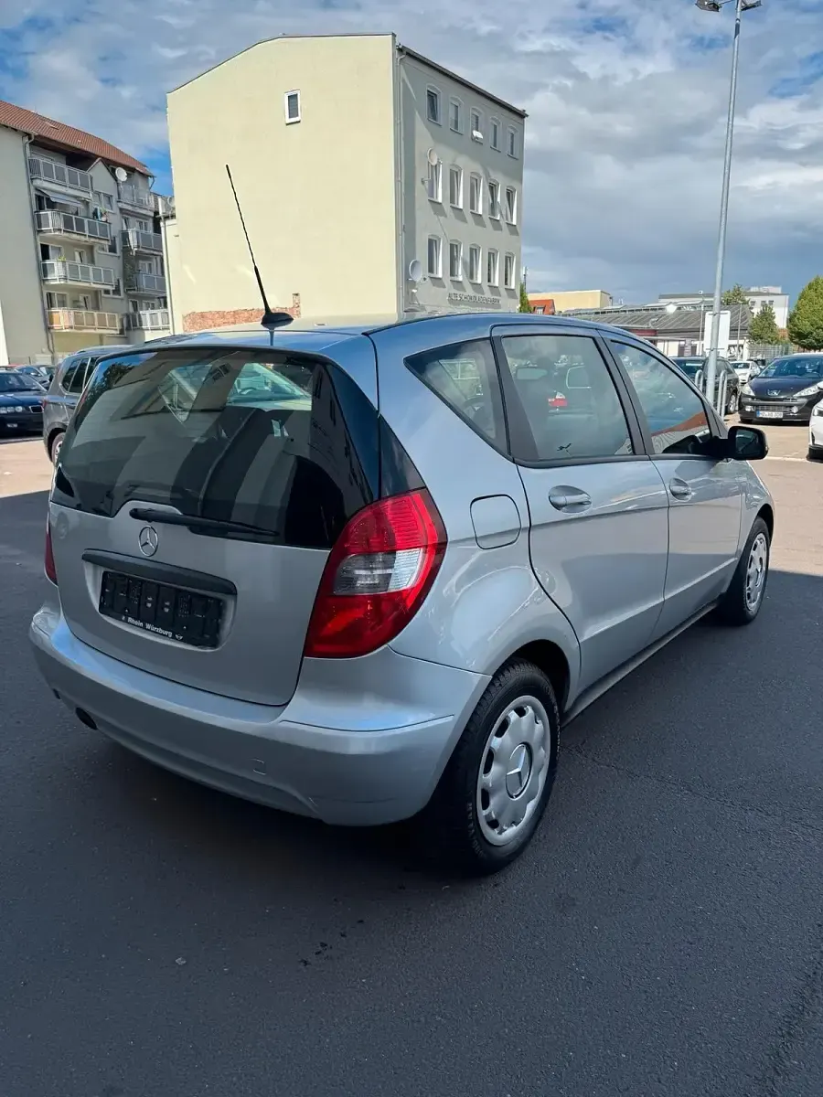 Gebraucht Mercedes A150 95 PS (69 kW) 2009 Silber Kleinwagen