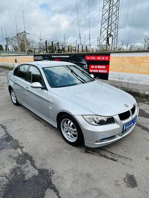 Gebraucht BMW 318 129 PS (94 kW) 2007 Silber Limousine