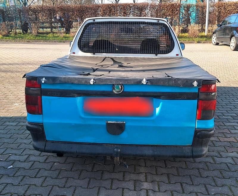 Gebraucht Skoda Pick-up 70 PS (51 kW) 2000 Blau Pickup