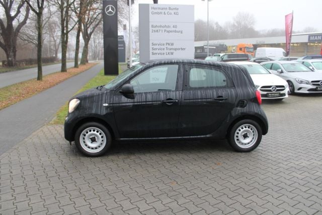 Gebraucht Smart ForFour 71 PS (52 kW) 2019 Schwarz (schwarz) Kleinwagen