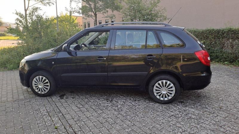 Schwarz Gebraucht 2009 Skoda Fabia Kombi | 690 € (Superpreis) - Bild 1/4
