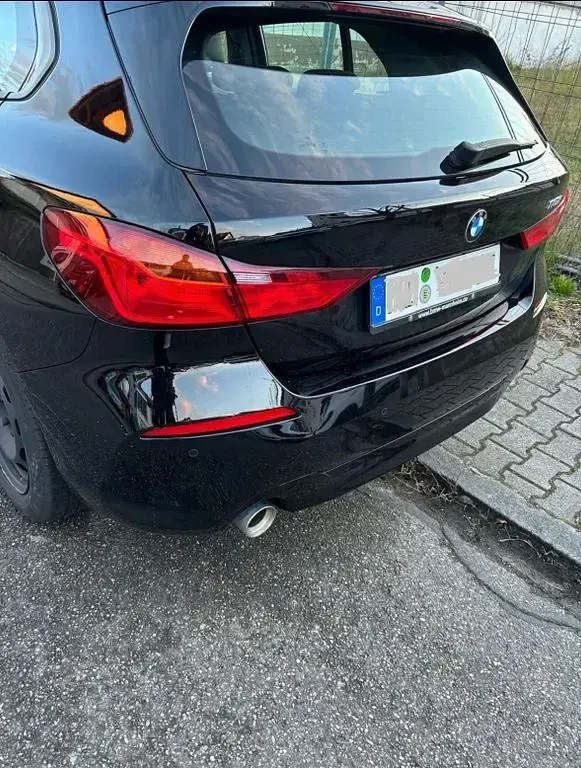 Gebraucht BMW 118 Advantage 136 PS (100 kW) 2019 Schwarz Limousine