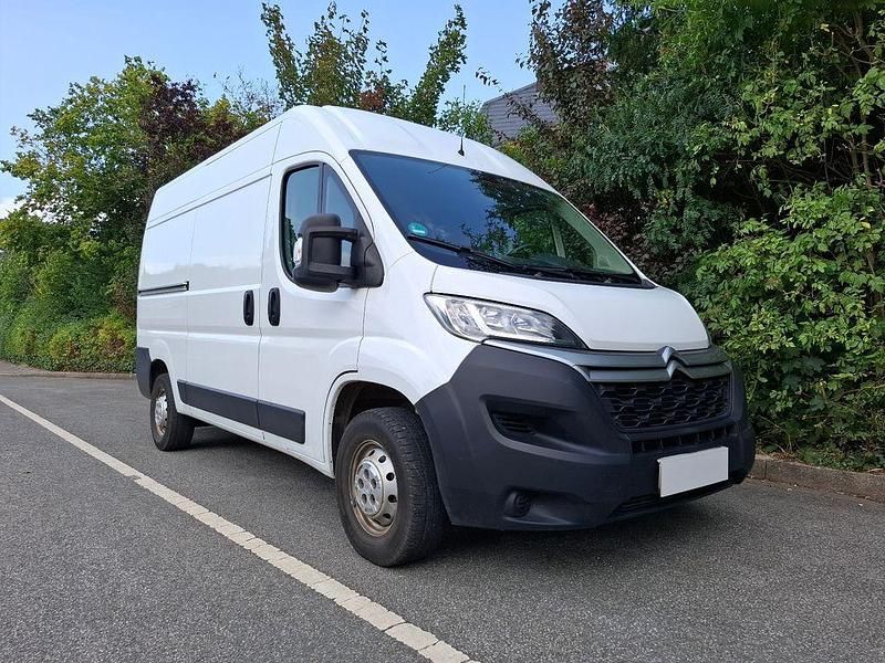 Weiß Gebraucht 2020 Citroën Jumper Van / Kleinbus | 16.780 € (Superpreis) - Bild 1/4