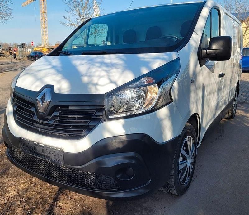 Gebraucht Renault Trafic Komfort 95 PS (69 kW) 2018 Weiß Van / Kleinbus