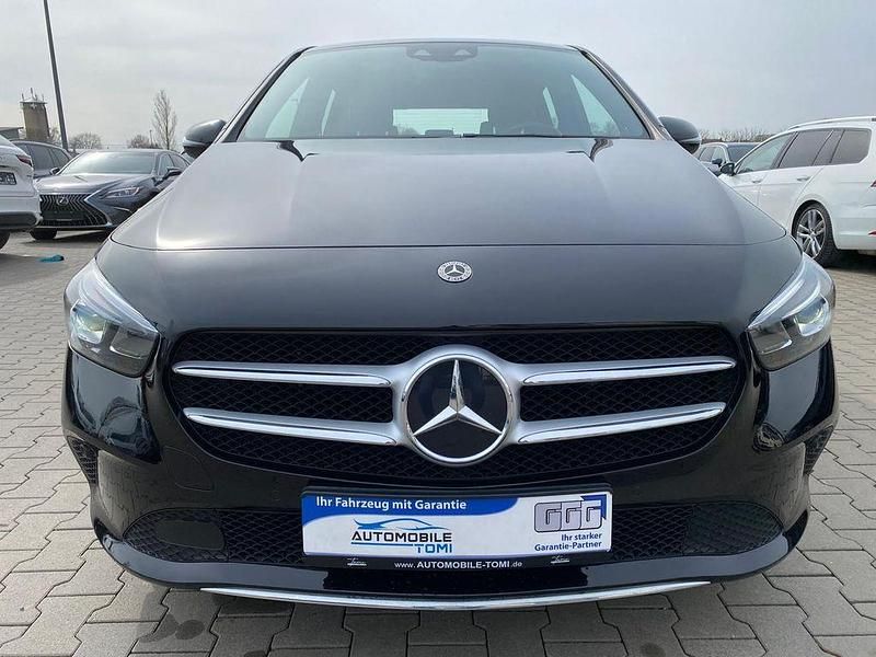 Gebraucht Mercedes E250 218 PS (160 kW) 2021 Schwarz Limousine