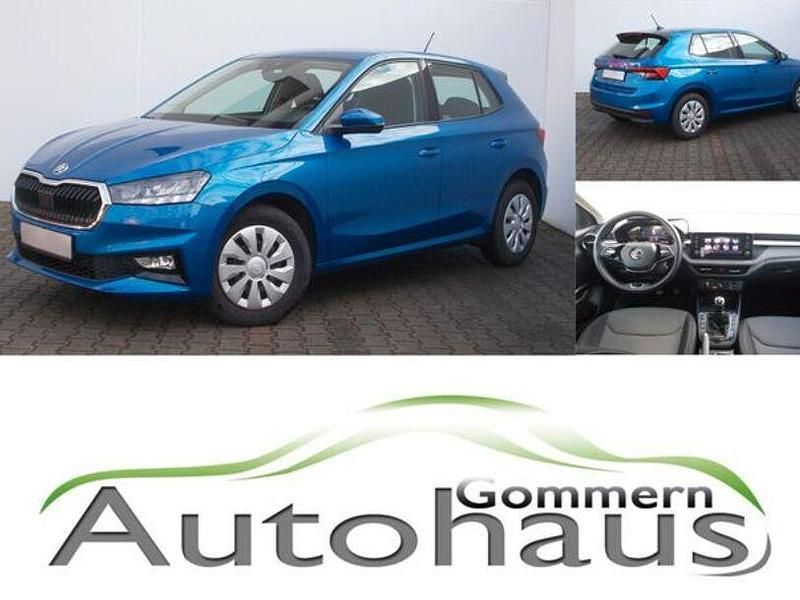 Blau Gebraucht 2024 Skoda Fabia Selection Limousine | 17.450 € (Guter Preis) - Bild 1/4