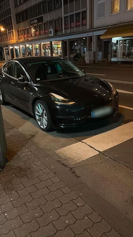 Schwarz Gebraucht 2019 Tesla Model 3 Long Range AWD Limousine | 20.800 € (Fairer Preis) - Bild 1/4