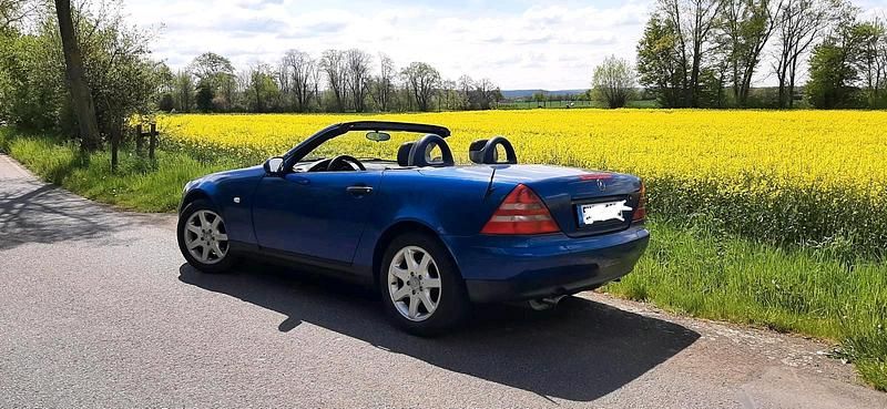 Blau Gebraucht 1998 Mercedes SLK230 Cabrio | 5.800 € - Bild 1/4