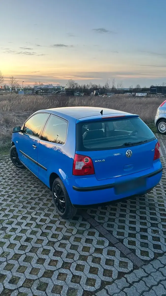 Gebraucht VW Polo 64 PS (47 kW) 2002 Blau Kleinwagen