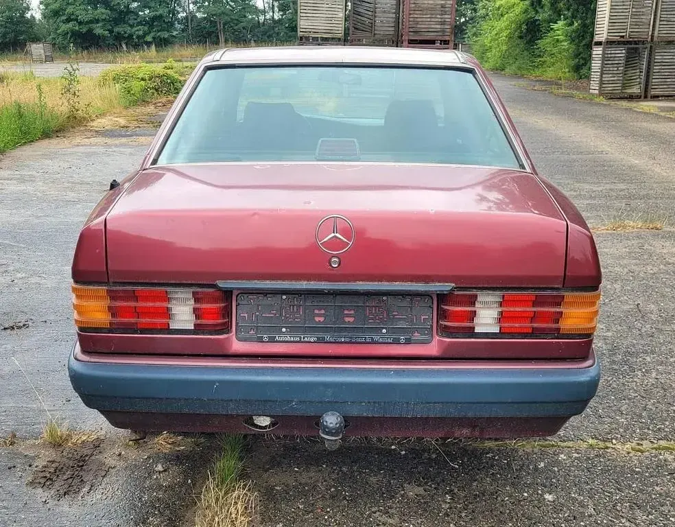 Gebraucht Mercedes 190 Sportline 118 PS (86 kW) 1990 Rot Limousine