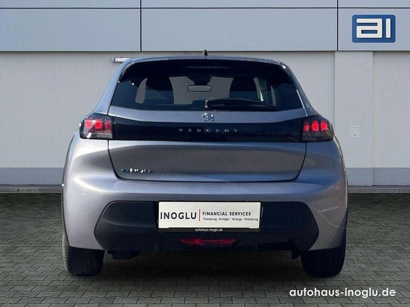 Gebraucht Peugeot e-208 100 kW (136 PS) 2023 Grau Kleinwagen