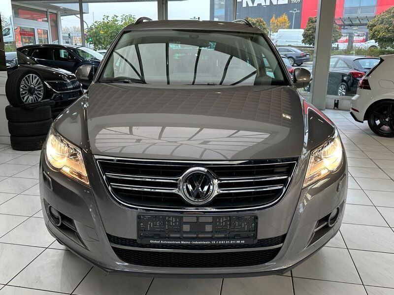 Grau Gebraucht 2011 VW Tiguan Freestyle SUV | 8.999 € (Fairer Preis) - Bild 1/4