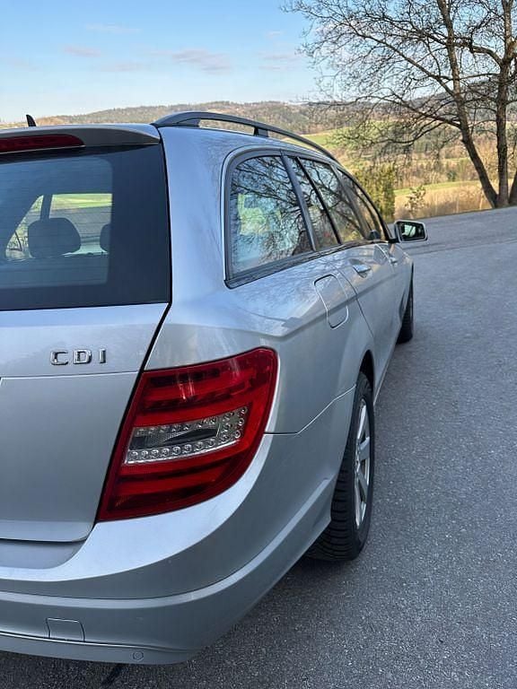 Gebraucht Mercedes 220 177 PS (130 kW) 2012 Grau Limousine