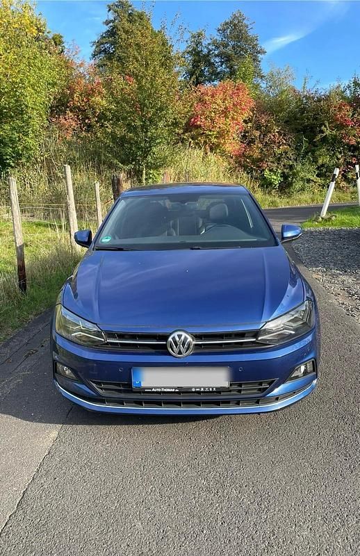 Blau Gebraucht 2018 VW Polo Highline Limousine | 14.200 € (Fairer Preis) - Bild 1/4
