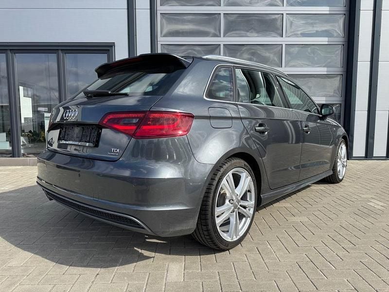 Gebraucht Audi A3 S-Line 184 PS (135 kW) 2015 Grau Limousine