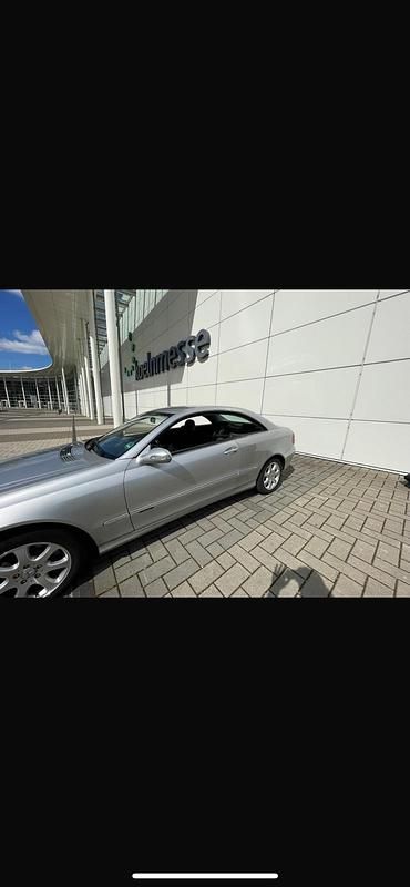 Silber Gebraucht 2003 Mercedes CLK240 Elegance Coupé | 4.500 € (Guter Preis) - Bild 1/4