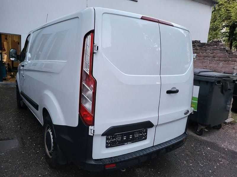 Second-hand Ford Transit Custom 105 CP (77 kW) 2019 Alb Berlinǎ