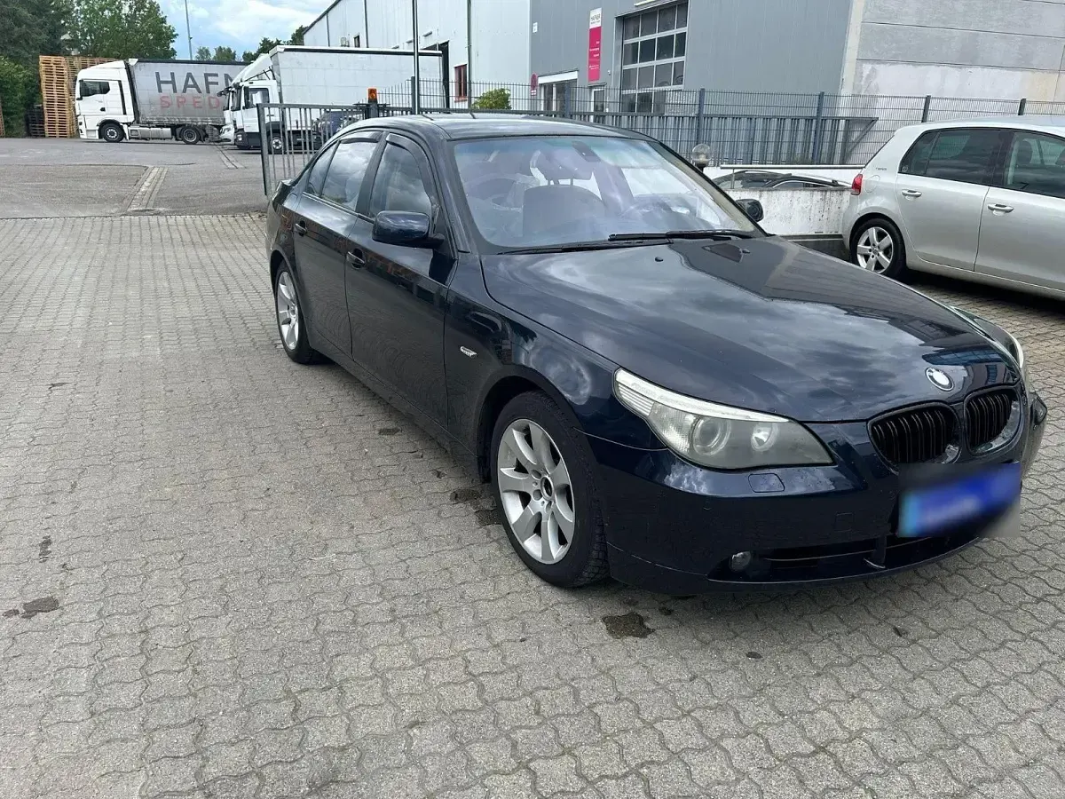 Gebraucht BMW 525 218 PS (160 kW) 2005 Blau Limousine