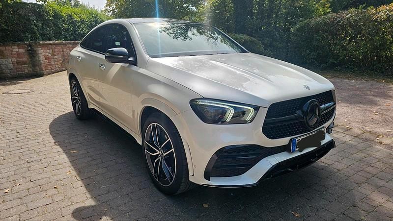 Weiß Gebraucht 2020 Mercedes GLE350 AMG line Plus SUV | 71.000 € (Etwas zu teuer) - Bild 1/4