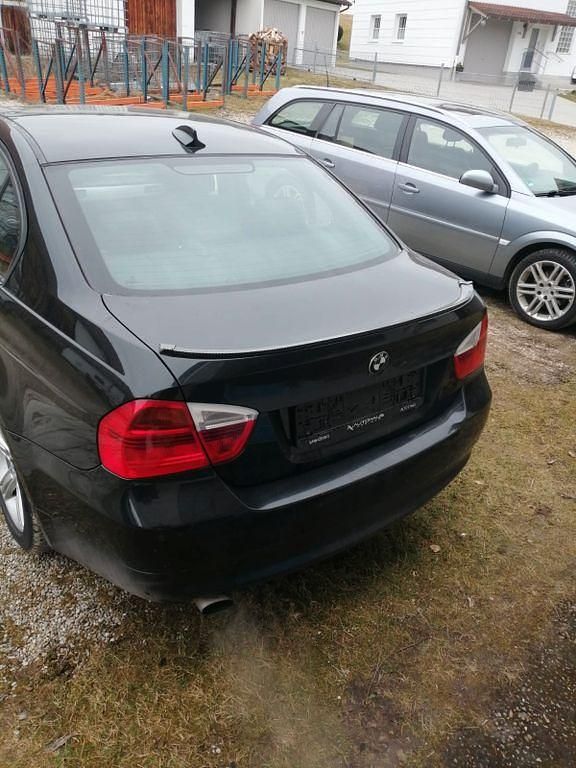 Gebraucht BMW 320 150 PS (110 kW) 2005 Schwarz Limousine