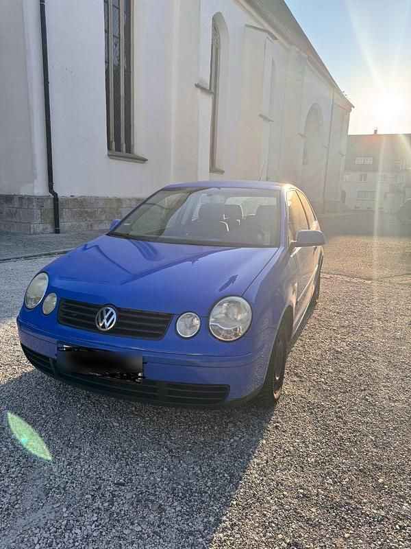 Blau Gebraucht 2004 VW Polo Cricket Limousine | 500 € (Superpreis) - Bild 1/4