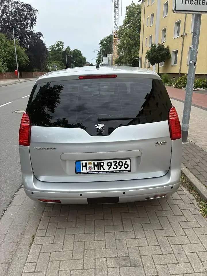 Gebraucht Peugeot 5008 Premium 120 PS (88 kW) 2011 Van / Kleinbus