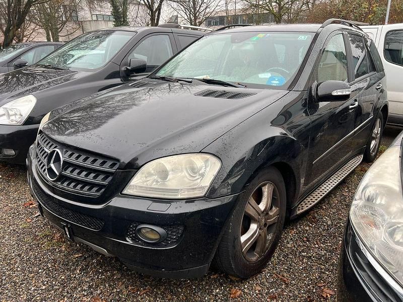 Schwarz Gebraucht 2006 Mercedes ML320 SUV | 2.750 € (Superpreis) - Bild 1/4