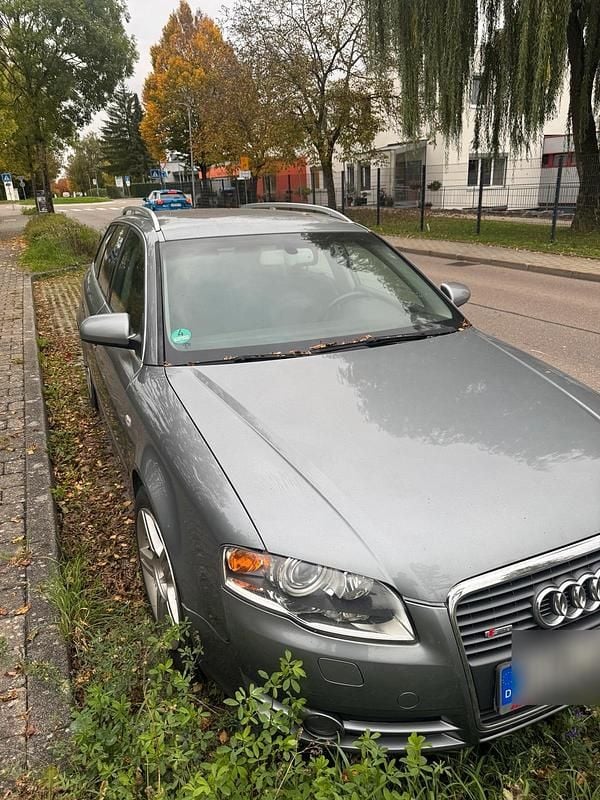 Silber Gebraucht 2005 Audi A4 Kombi | 2.900 € - Bild 1/4