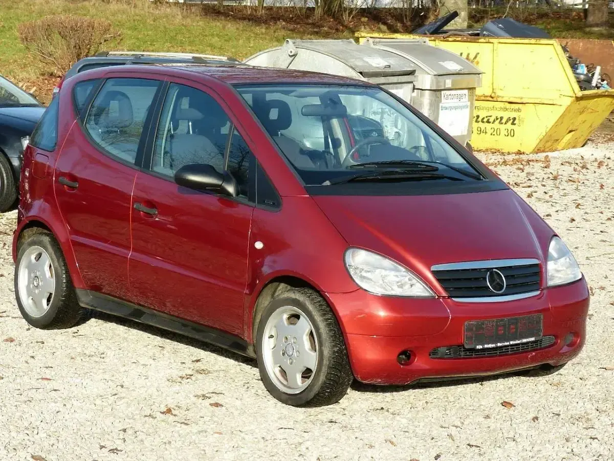 Gebraucht Mercedes A160 Classic 60 PS (44 kW) 2000 Vulkanrot met. Kleinwagen