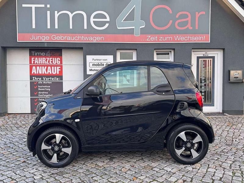 Gebraucht Smart ForTwo Coupé 71 PS (52 kW) 2019 Schwarz Kleinwagen
