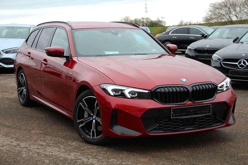 Gebraucht BMW 330 M Sport 245 PS (180 kW) 2025 Rot Kombi