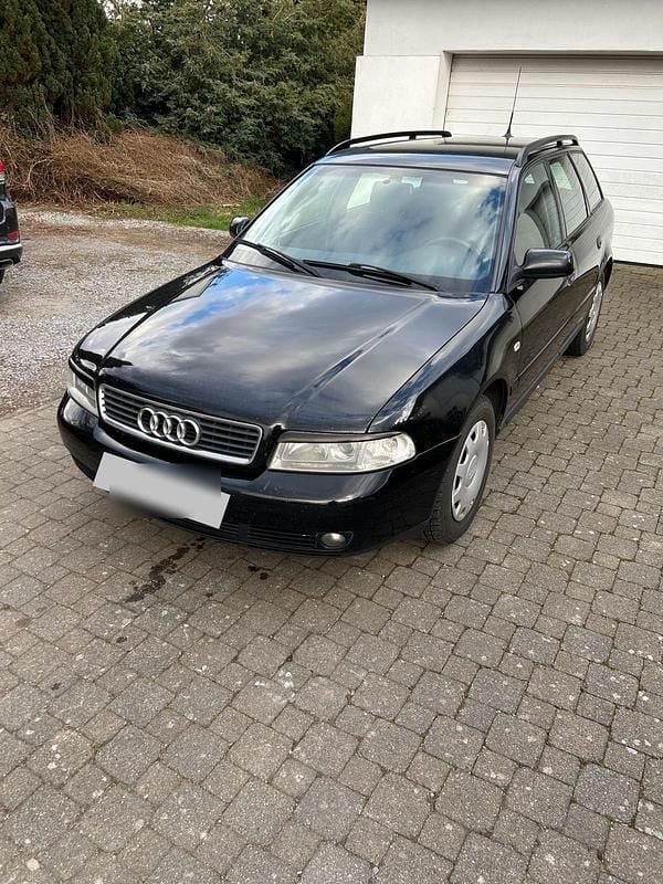 Schwarz Gebraucht 1999 Audi A4 Kombi | 700 € (Guter Preis) - Bild 1/4