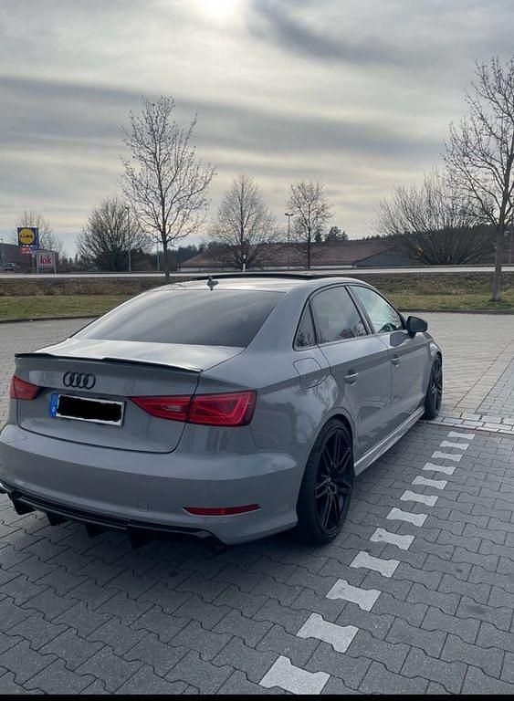 Gebraucht Audi A3 Exclusive 150 PS (110 kW) 2016 Grau Limousine