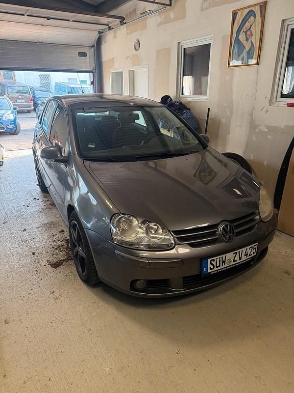 Grau Gebraucht 2006 VW Golf V Goal Limousine | 549 € (Superpreis) - Bild 1/4