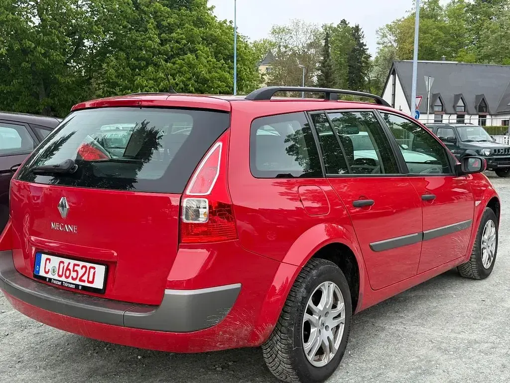 Gebraucht Renault Mégane Avantage 111 PS (81 kW) 2009 Rot Limousine