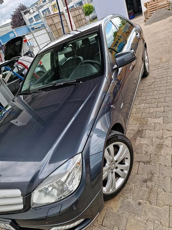 Grau Gebraucht 2010 Mercedes 350 Limousine | 10.700 € (Superpreis) - Bild 1/4