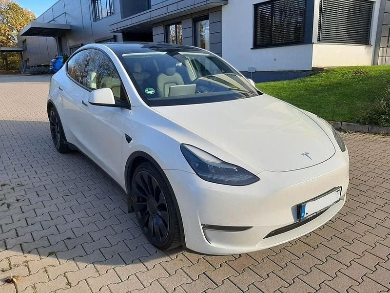 Weiß Gebraucht 2022 Tesla Model Y Performance SUV | 33.900 € (Guter Preis) - Bild 1/4
