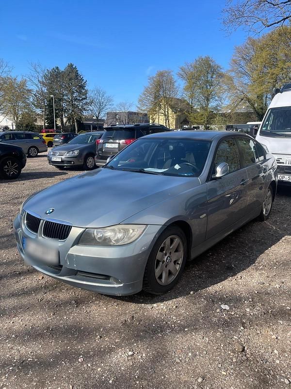 Gebraucht BMW 318 143 PS (105 kW) 2007 Blau Limousine
